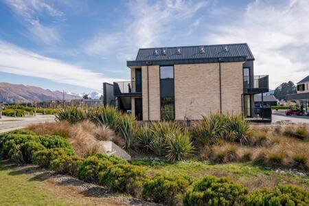 Alps Serenity Retreat - Wanaka Exteriör bild